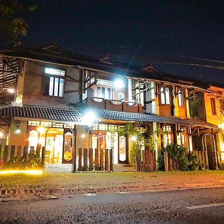 Arys Garden Hotel Yogyakarta Exterior photo
