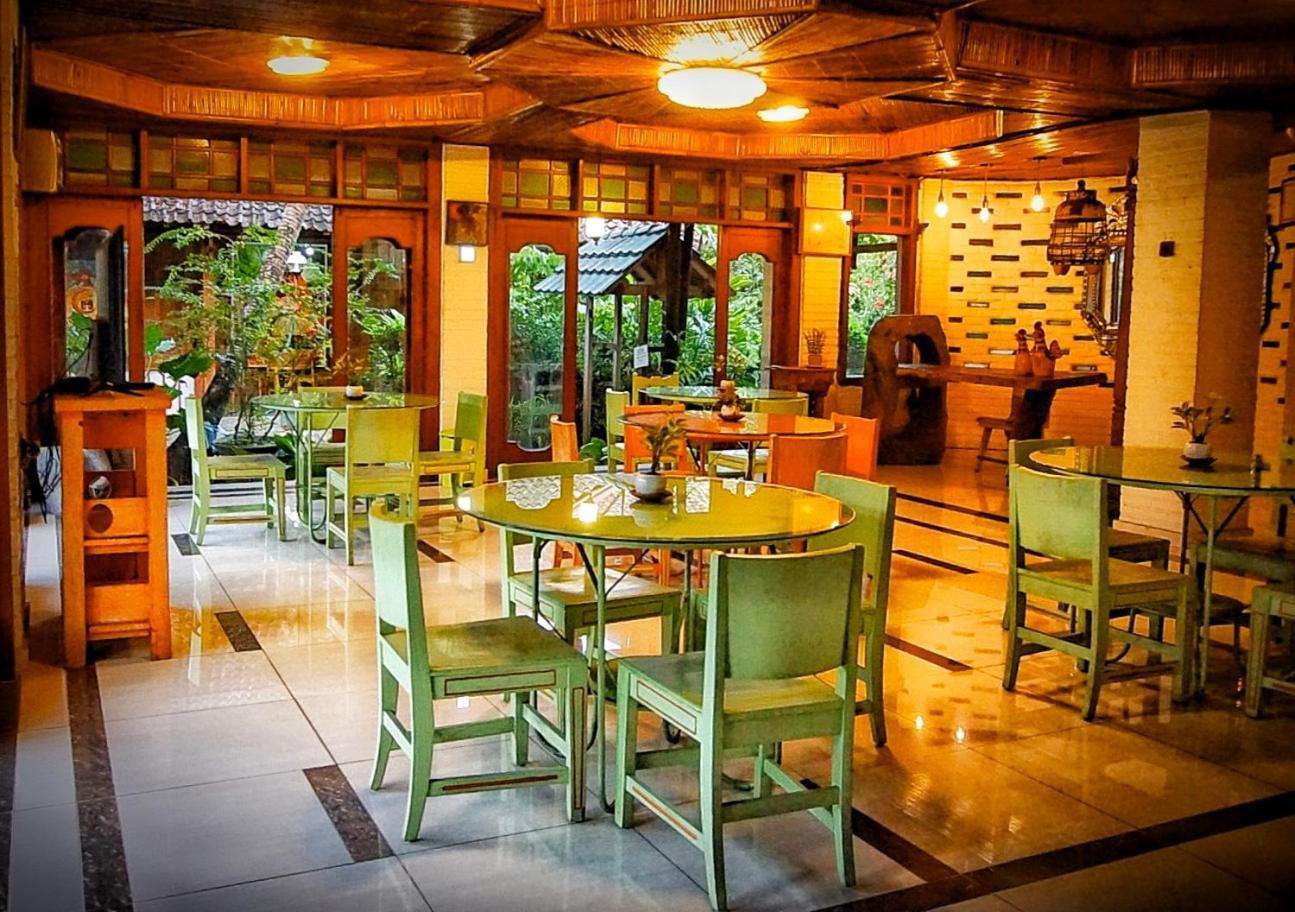 Arys Garden Hotel Yogyakarta Exterior photo