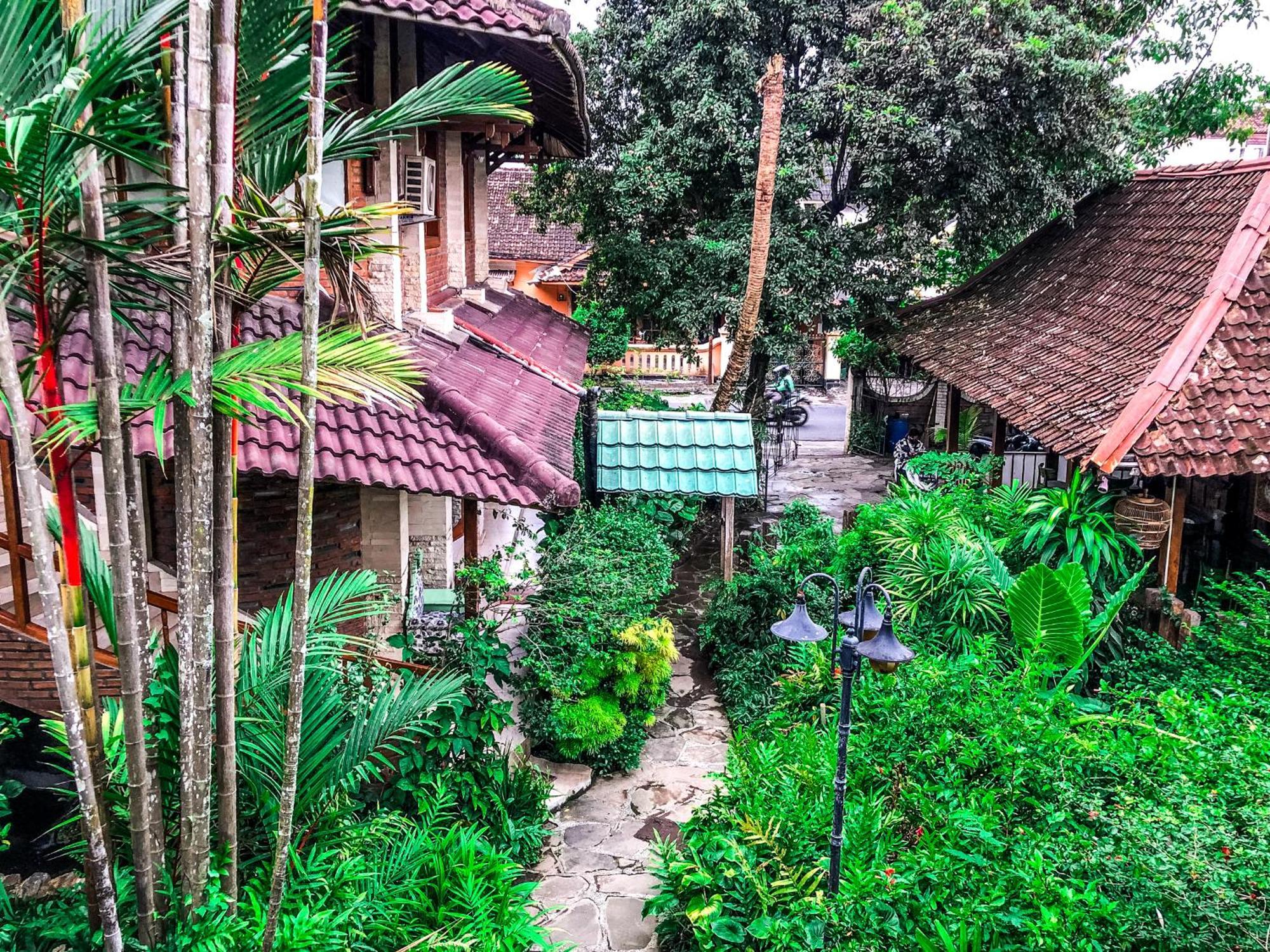 Arys Garden Hotel Yogyakarta Exterior photo