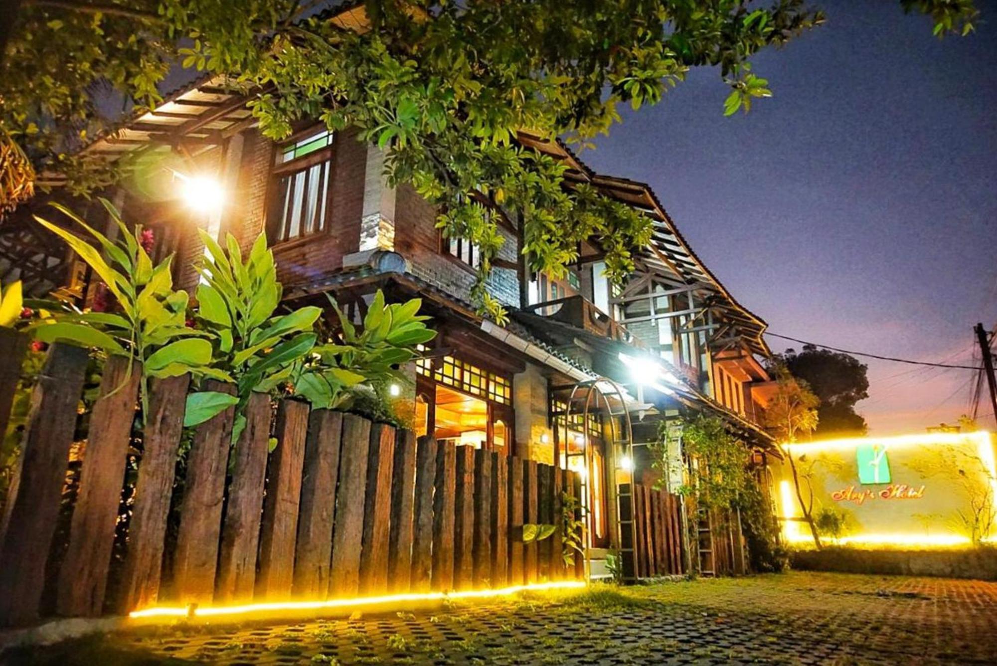 Arys Garden Hotel Yogyakarta Exterior photo