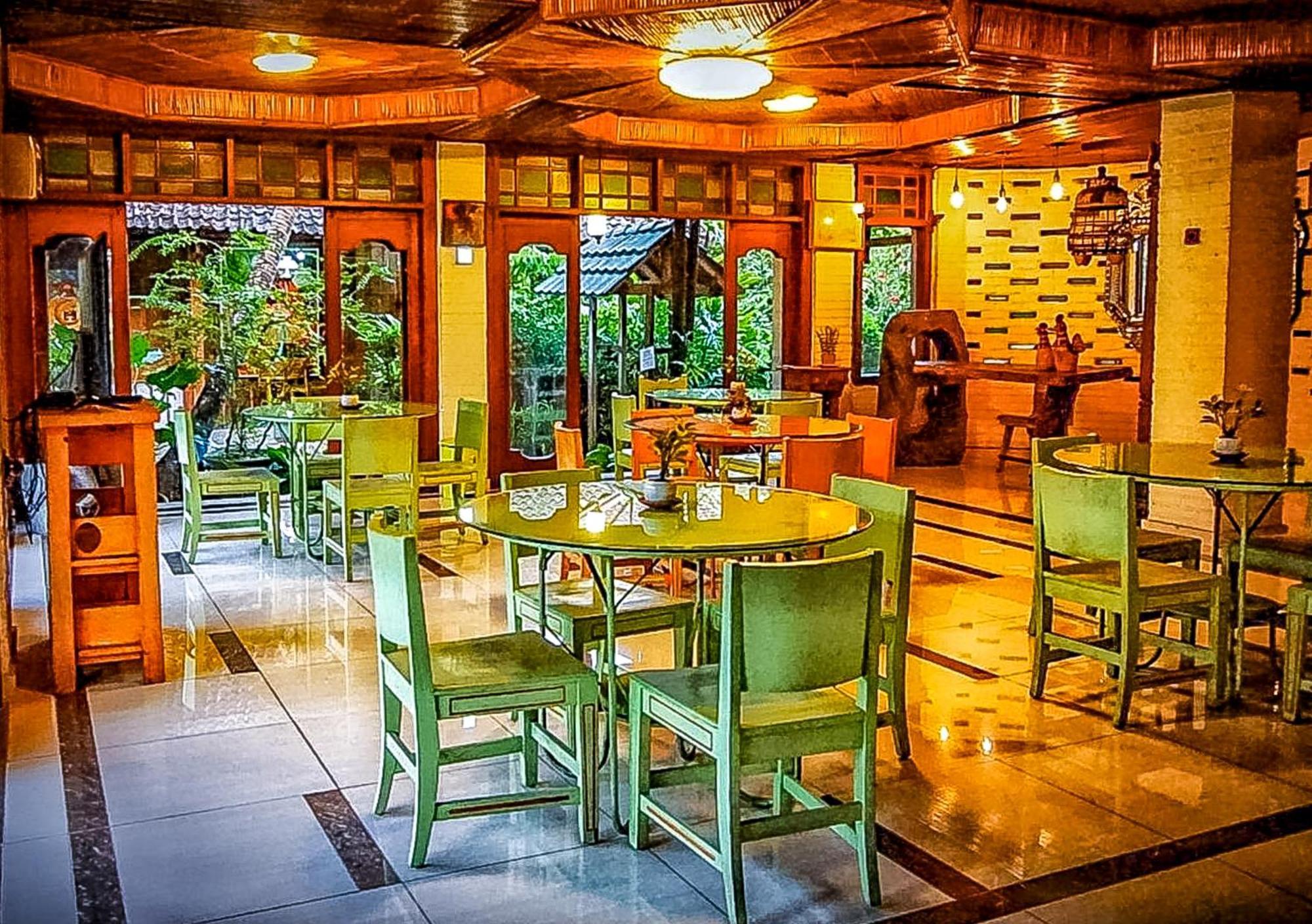 Arys Garden Hotel Yogyakarta Exterior photo