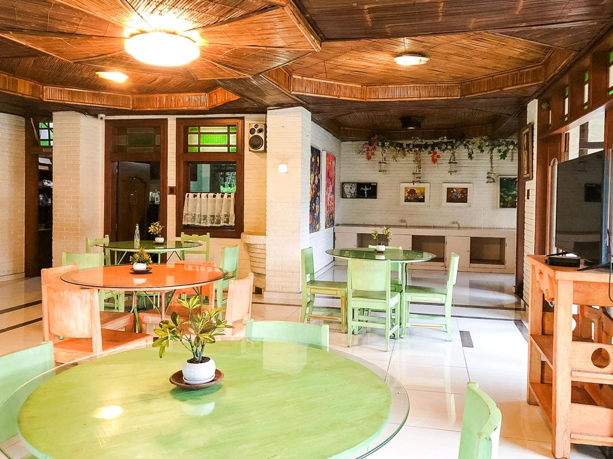 Arys Garden Hotel Yogyakarta Exterior photo