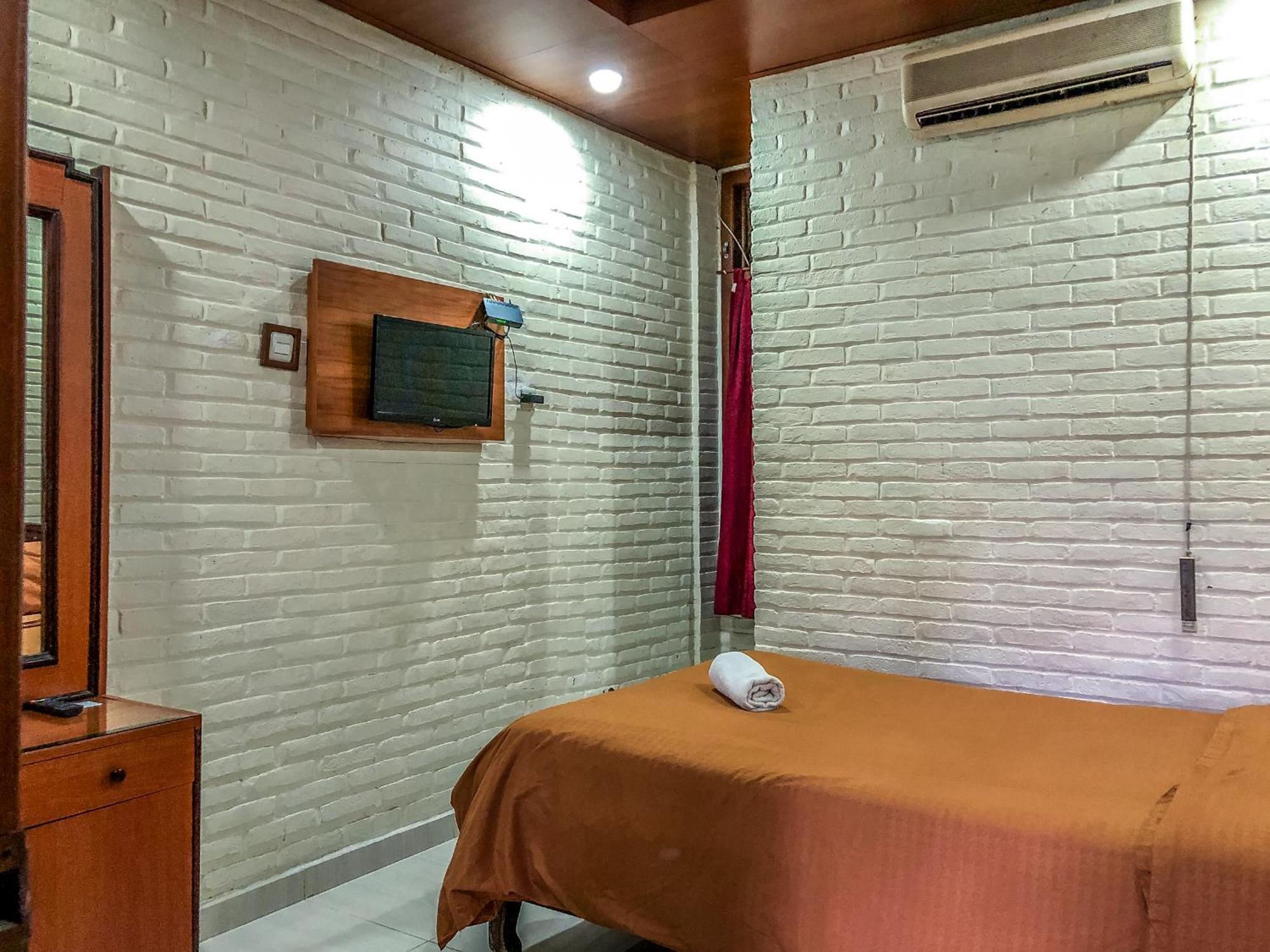 Arys Garden Hotel Yogyakarta Exterior photo