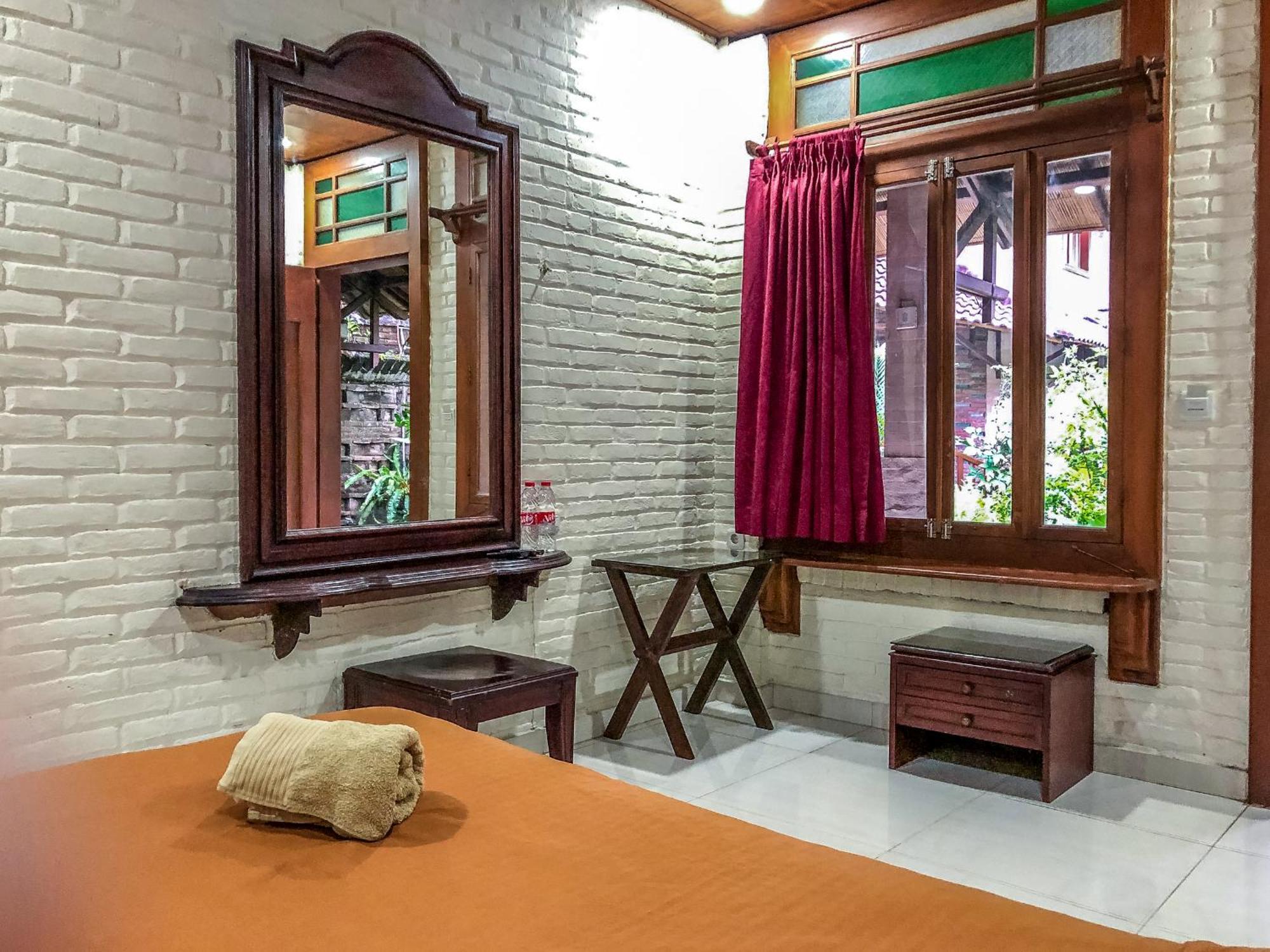 Arys Garden Hotel Yogyakarta Exterior photo