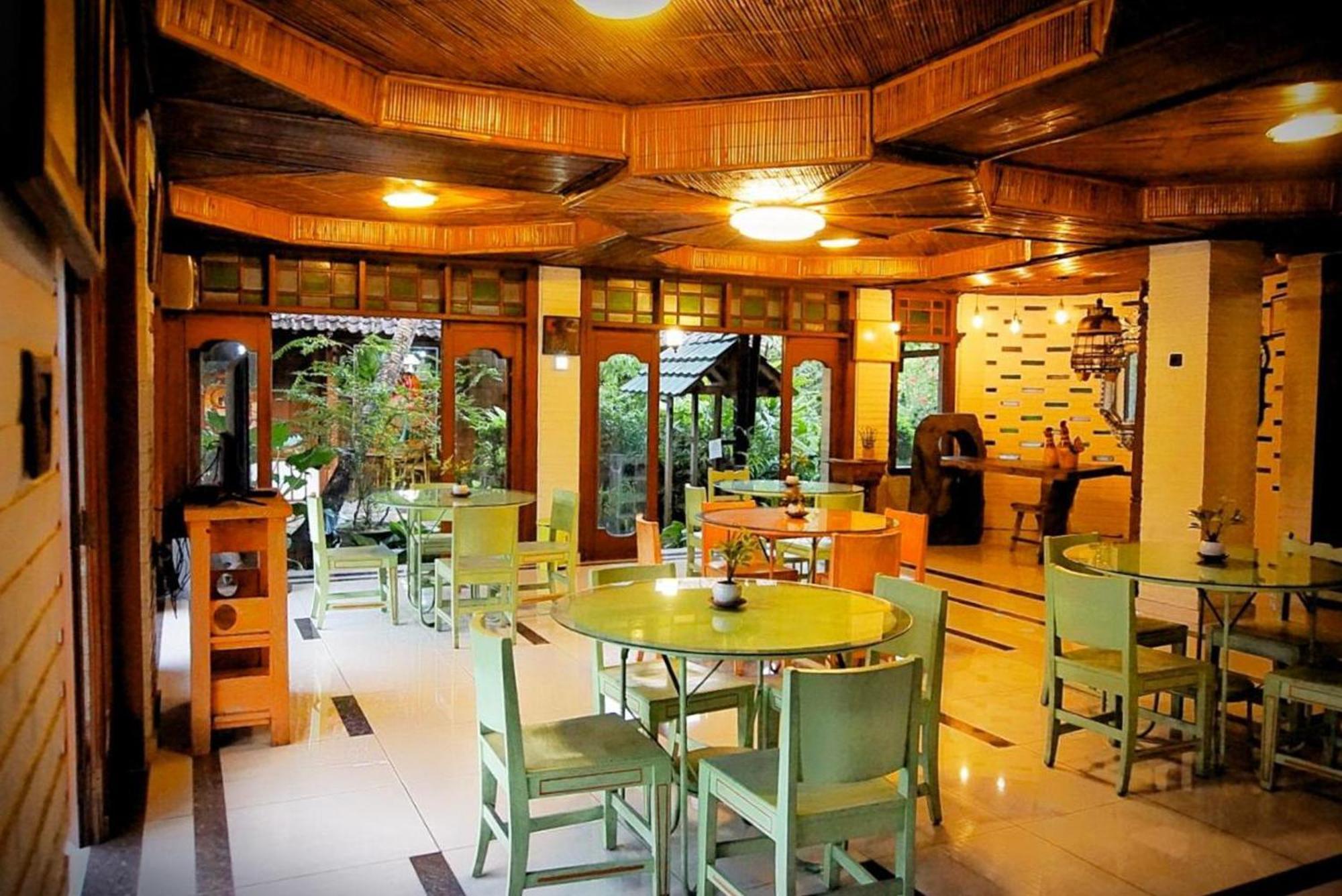 Arys Garden Hotel Yogyakarta Exterior photo