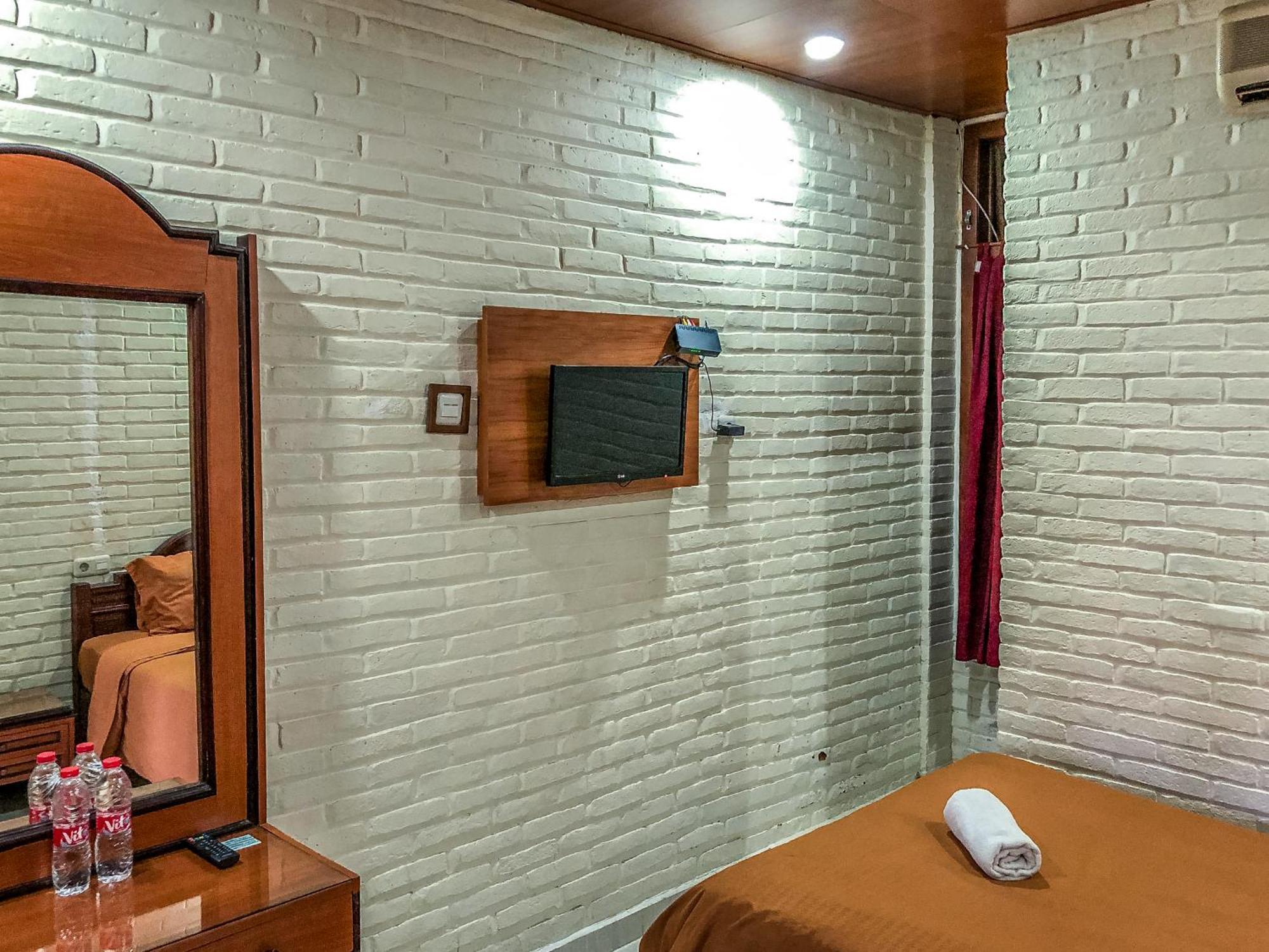 Arys Garden Hotel Yogyakarta Exterior photo
