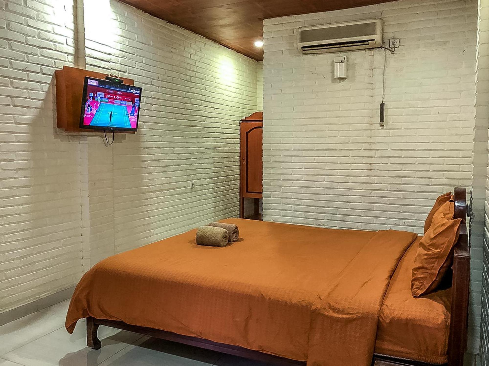 Arys Garden Hotel Yogyakarta Exterior photo