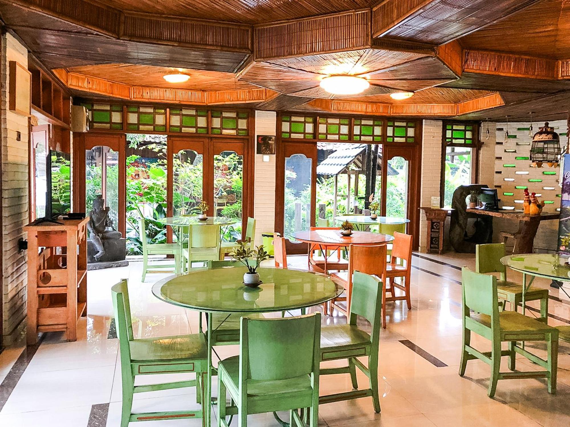 Arys Garden Hotel Yogyakarta Exterior photo